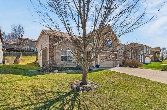 10201 N Willow Avenue, Kansas City, MO 64157