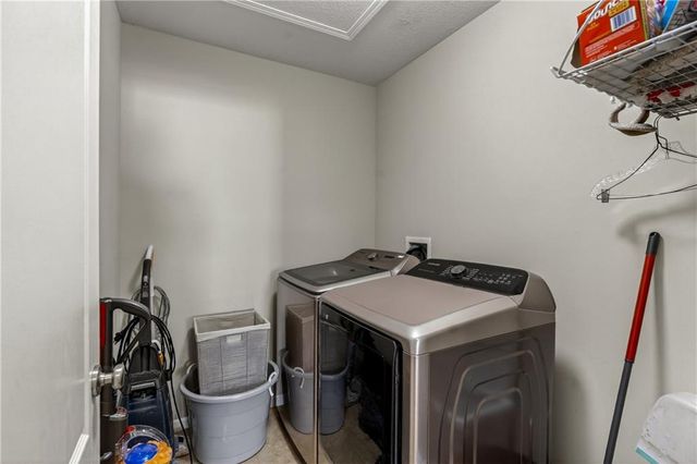 10201 N Willow Avenue, Kansas City, MO 64157