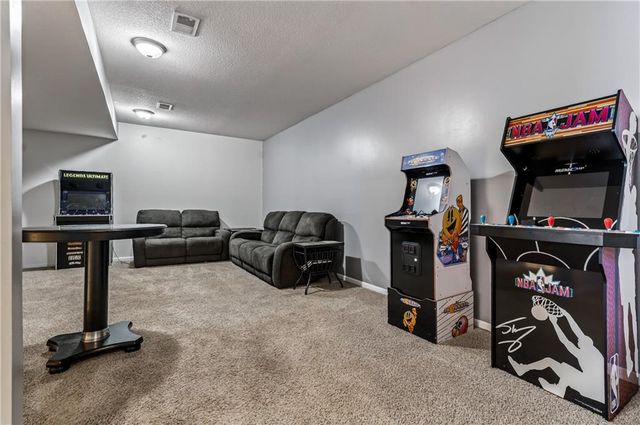 10201 N Willow Avenue, Kansas City, MO 64157