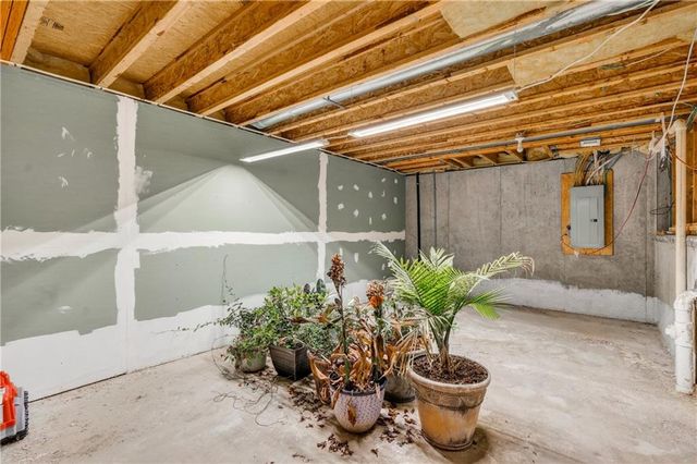 10201 N Willow Avenue, Kansas City, MO 64157