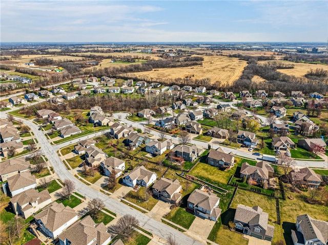 10201 N Willow Avenue, Kansas City, MO 64157