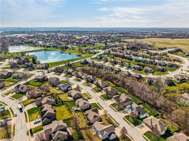 10201 N Willow Avenue, Kansas City, MO 64157