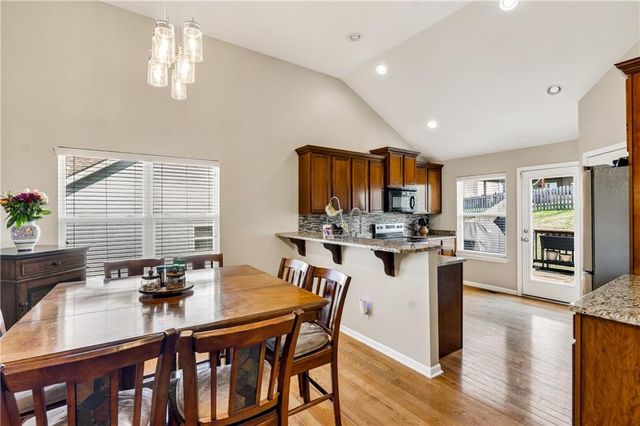 10201 N Willow Avenue, Kansas City, MO 64157