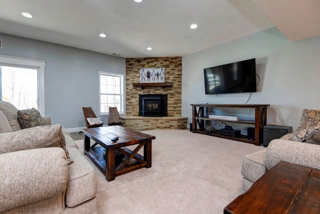 2362 Hazelwood Road, Seymour, MO 65746