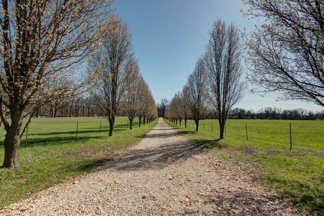 2362 Hazelwood Road, Seymour, MO 65746