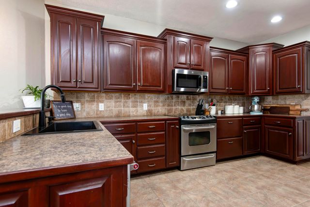 2362 Hazelwood Road, Seymour, MO 65746