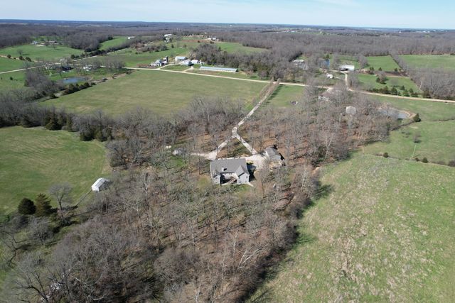 2362 Hazelwood Road, Seymour, MO 65746