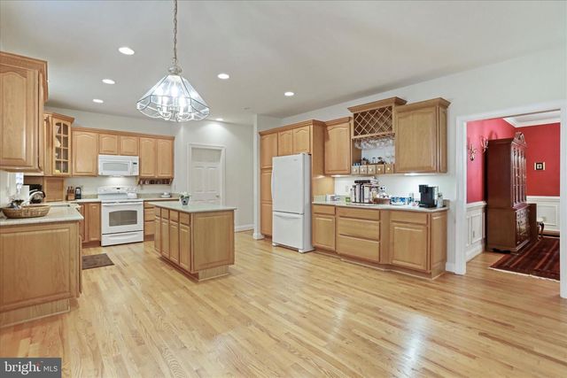 205 HENDERSON CT, Berryville, VA 22611