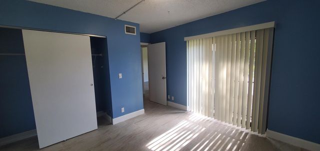 2464 Waterside Drive, Lake Worth, FL 33461