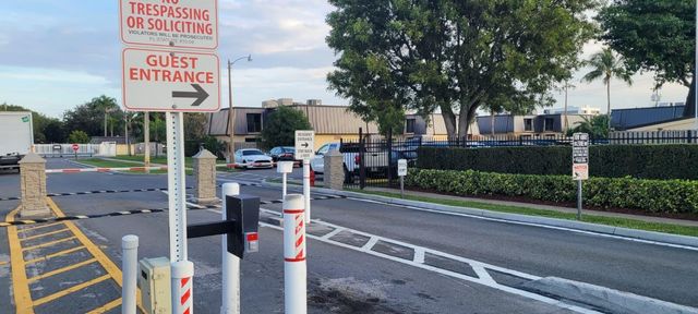 2464 Waterside Drive, Lake Worth, FL 33461