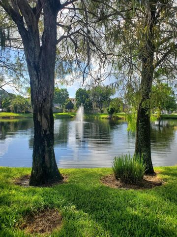 2464 Waterside Drive, Lake Worth, FL 33461