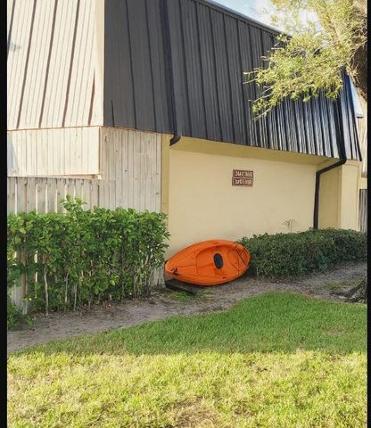 2464 Waterside Drive, Lake Worth, FL 33461