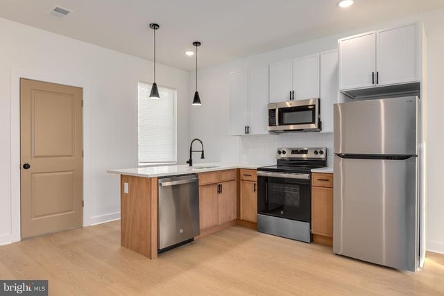 2350 N 16TH ST, Philadelphia, PA 19132