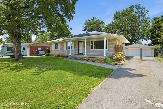 8202 Devonshire Dr, Louisville, KY 40258
