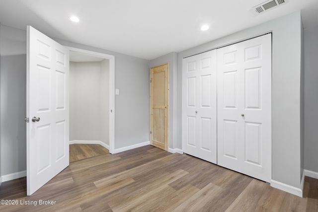 8202 Devonshire Dr, Louisville, KY 40258