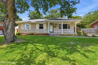 8202 Devonshire Dr, Louisville, KY 40258