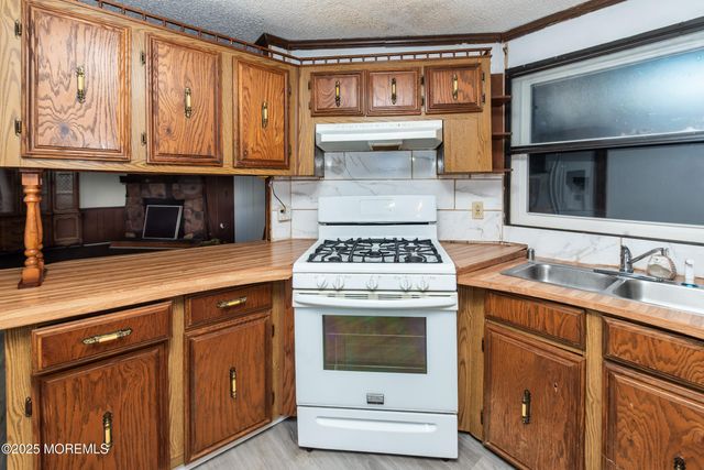 28 Abbie Drive, Little Egg Harbor, NJ 08087