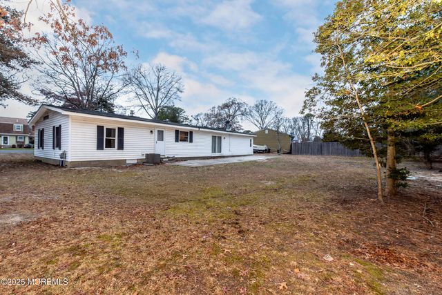 28 Abbie Drive, Little Egg Harbor, NJ 08087