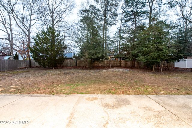 28 Abbie Drive, Little Egg Harbor, NJ 08087