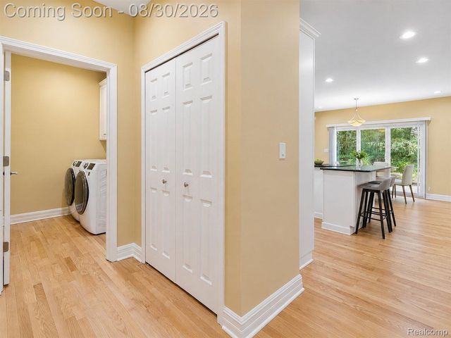 5593 Warrenshire Drive, West Bloomfield Charter Township, MI 48322