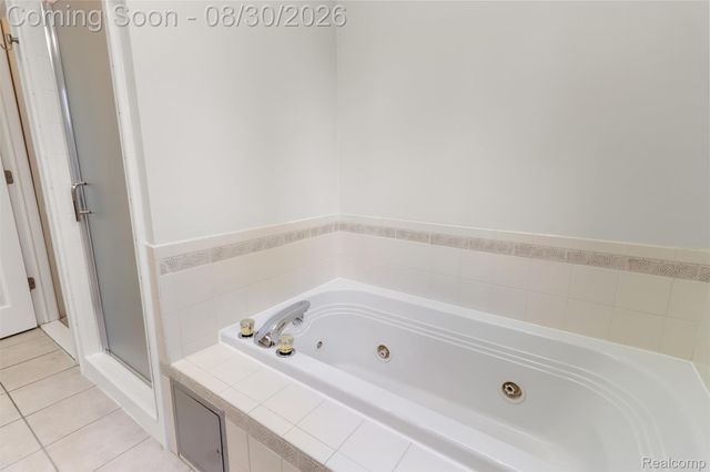 5593 Warrenshire Drive, West Bloomfield Charter Township, MI 48322