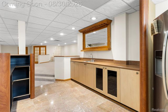 5593 Warrenshire Drive, West Bloomfield Charter Township, MI 48322