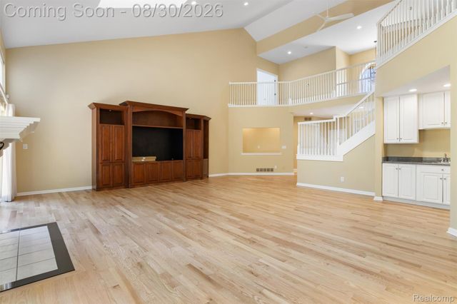 5593 Warrenshire Drive, West Bloomfield Charter Township, MI 48322