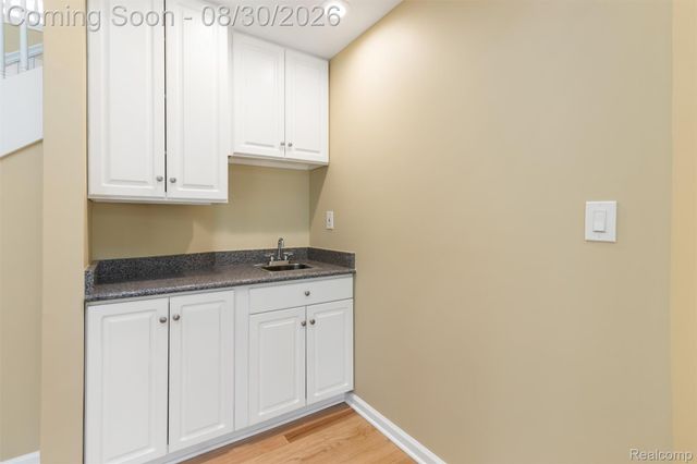 5593 Warrenshire Drive, West Bloomfield Charter Township, MI 48322
