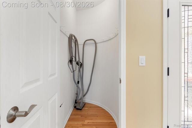 5593 Warrenshire Drive, West Bloomfield Charter Township, MI 48322