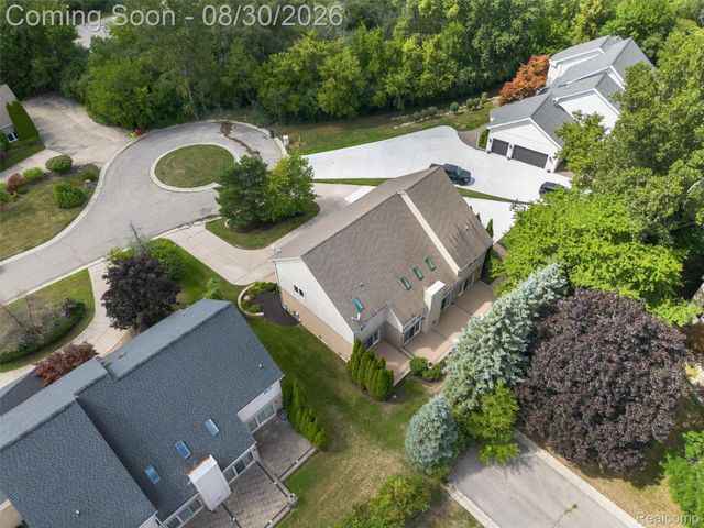 5593 Warrenshire Drive, West Bloomfield Charter Township, MI 48322