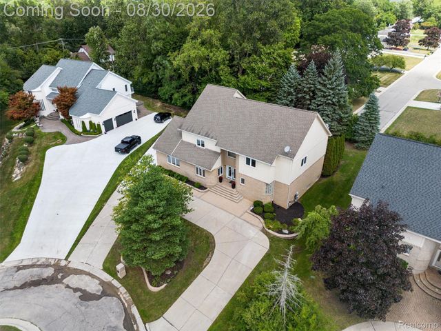 5593 Warrenshire Drive, West Bloomfield Charter Township, MI 48322