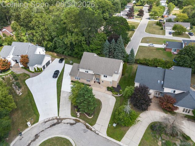 5593 Warrenshire Drive, West Bloomfield Charter Township, MI 48322