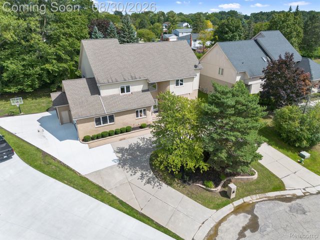 5593 Warrenshire Drive, West Bloomfield Charter Township, MI 48322