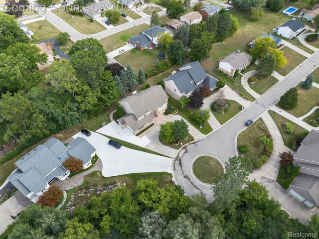 5593 Warrenshire Drive, West Bloomfield Charter Township, MI 48322