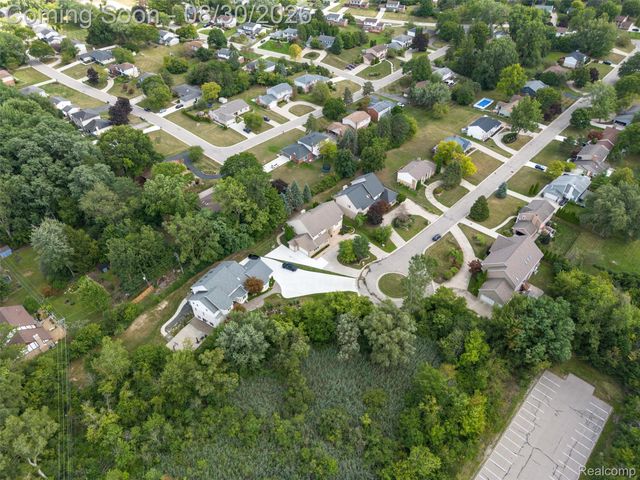 5593 Warrenshire Drive, West Bloomfield Charter Township, MI 48322