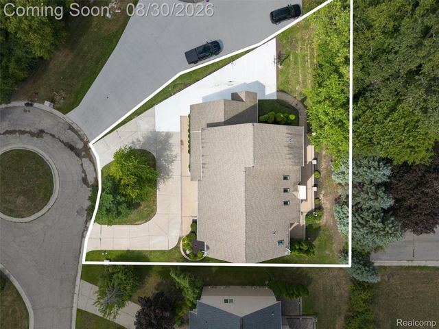 5593 Warrenshire Drive, West Bloomfield Charter Township, MI 48322