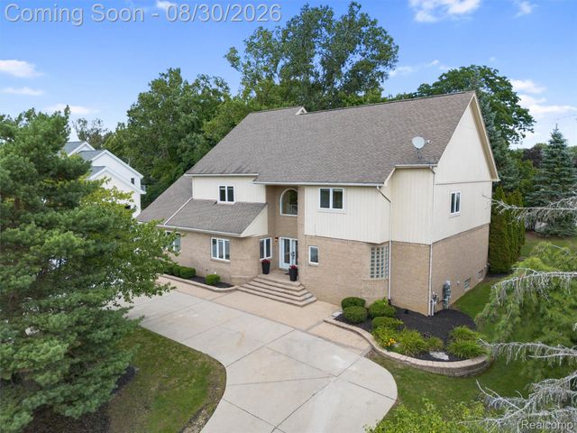 5593 Warrenshire Drive, West Bloomfield Charter Township, MI 48322