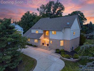 5593 Warrenshire Drive, West Bloomfield Charter Township, MI 48322