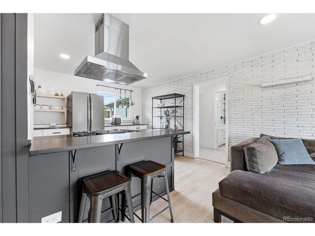 34 Yates St, Denver, CO 80219