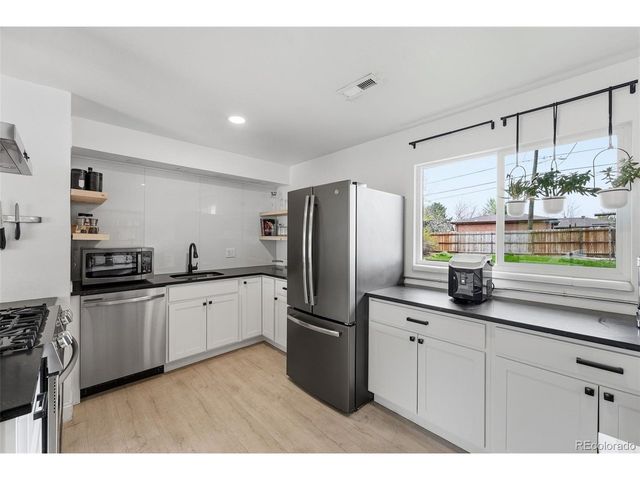 34 Yates St, Denver, CO 80219