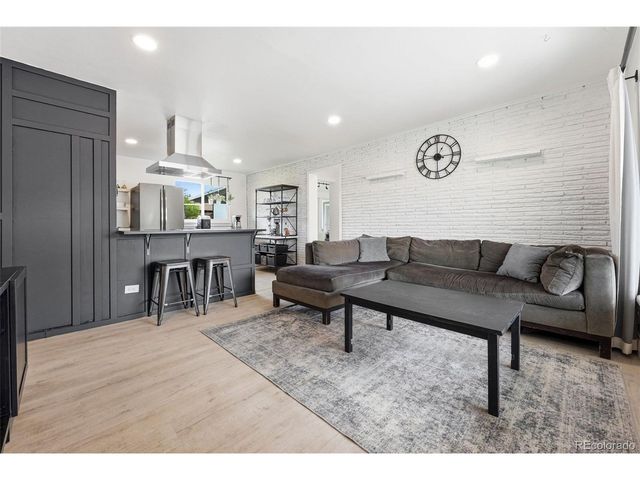 34 Yates St, Denver, CO 80219