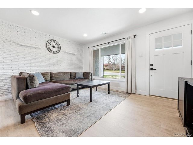 34 Yates St, Denver, CO 80219