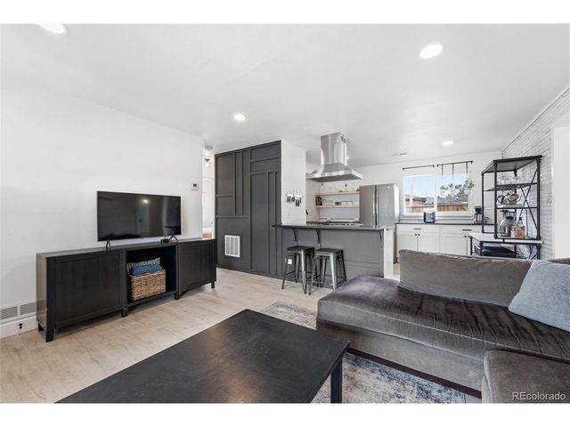 34 Yates St, Denver, CO 80219