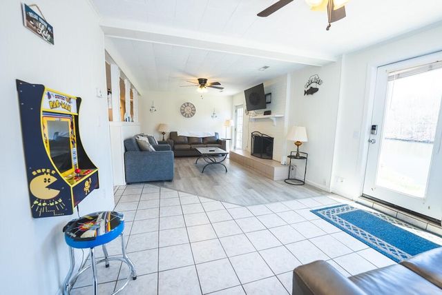 W 6321 H Smith DR, Dublin, VA 24084