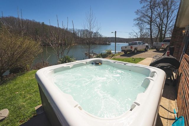 W 6321 H Smith DR, Dublin, VA 24084