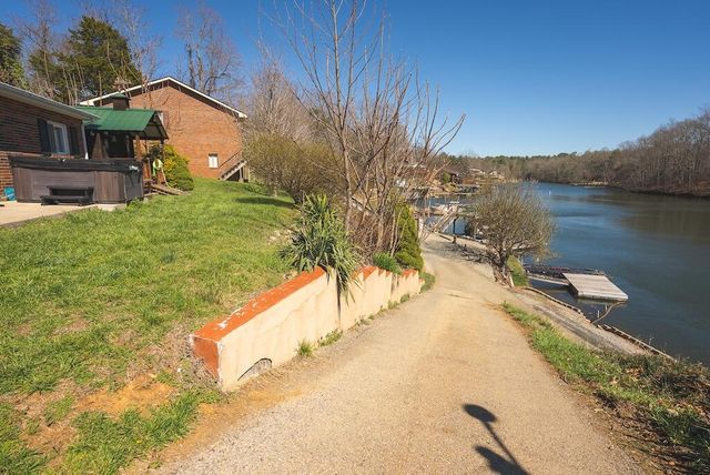 W 6321 H Smith DR, Dublin, VA 24084