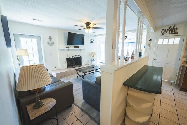 W 6321 H Smith DR, Dublin, VA 24084