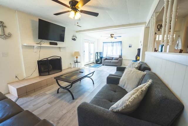 W 6321 H Smith DR, Dublin, VA 24084