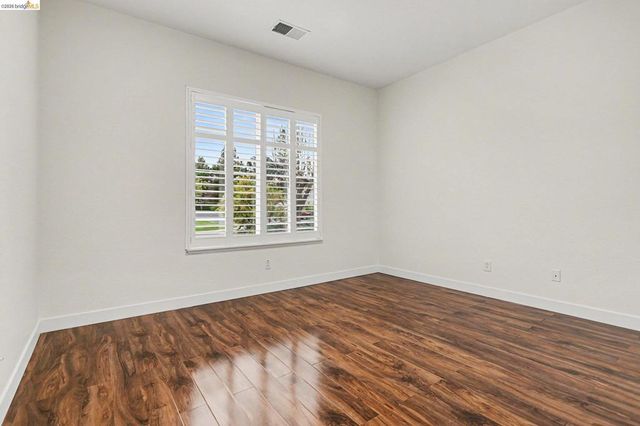 1014 Centennial Dr, Brentwood, CA 94513