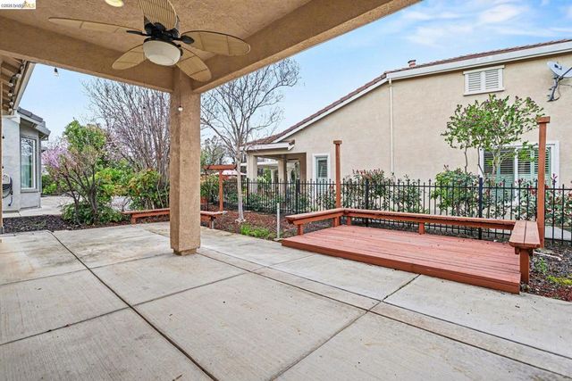 1014 Centennial Dr, Brentwood, CA 94513